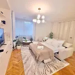 아파트 Luxury Two-bedroom - Private Parking