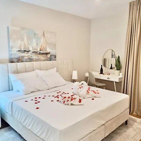 Luxury Two-bedroom - Private Parking 公寓