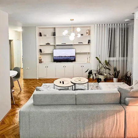Luxury Two-bedroom - Private Parking * 斯科普里
