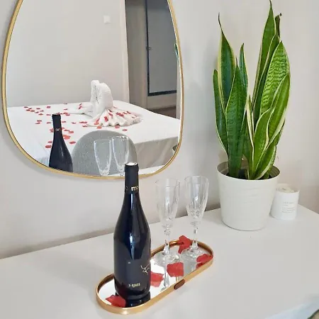 Luxury Two-bedroom - Private Parking *