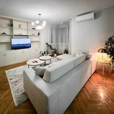 公寓 Luxury Two-bedroom - Private Parking 斯科普里