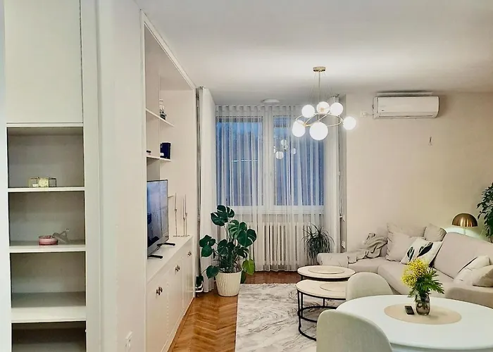 Appartamento Luxury Two-bedroom - Private Parking Skopje