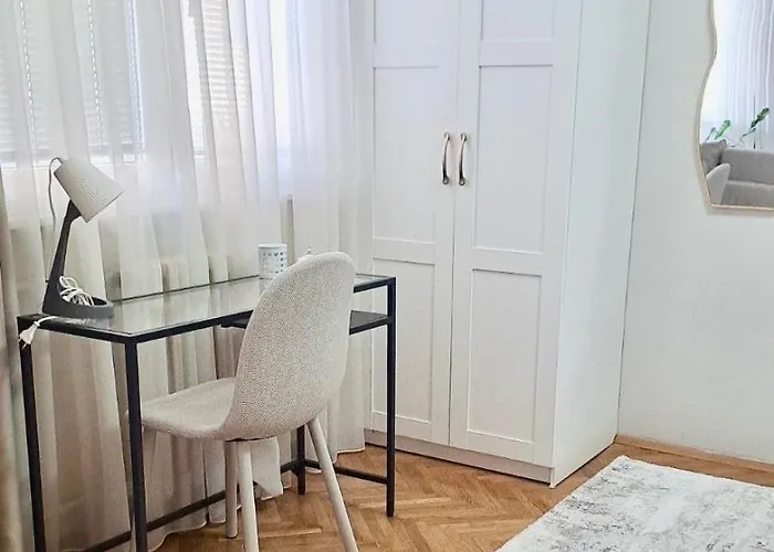 Luxury Two-bedroom - Private Parking Appartamento