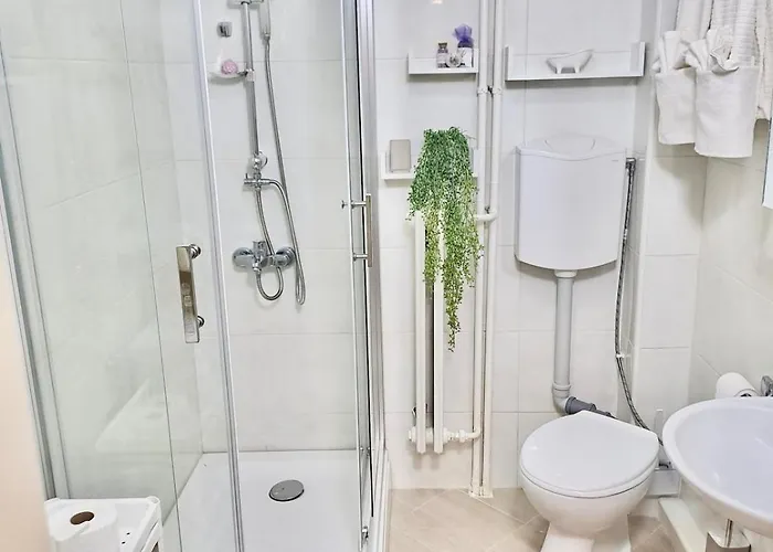 Luxury Two-bedroom - Private Parking Апартаменты Скопье