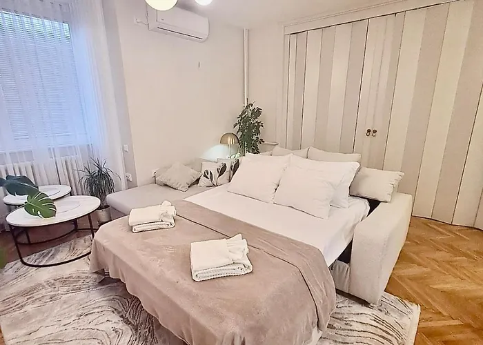 Appartamento Luxury Two-bedroom - Private Parking *