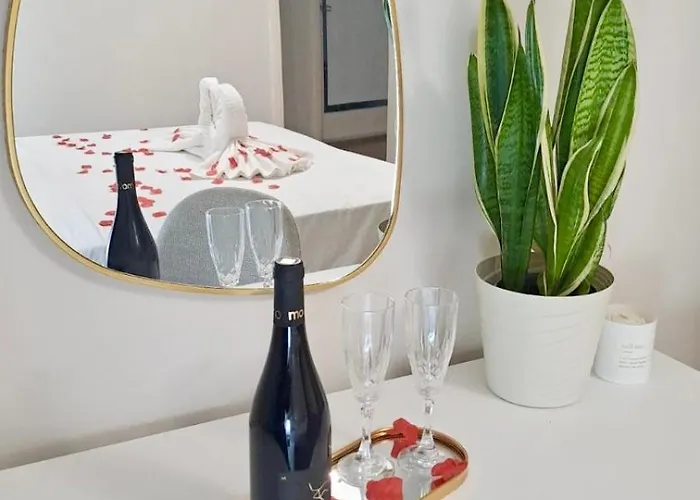 Luxury Two-bedroom - Private Parking *