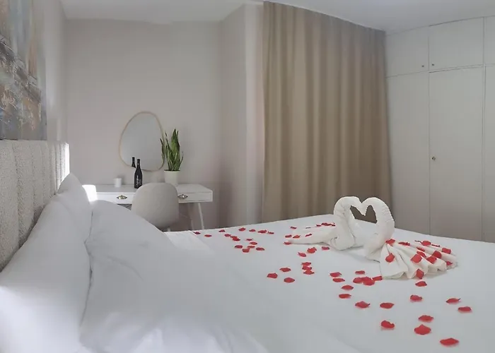 Luxury Two-bedroom - Private Parking Апартаменты