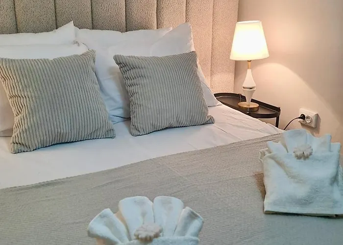 Luxury Two-bedroom - Private Parking Скопье